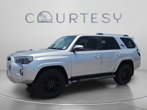 Used 2018 Toyota 4Runner TRD Off-Road Premium AWD/4WD image 1