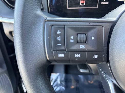 Used 2025 Nissan Kicks S image 21