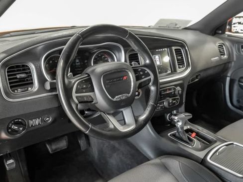 Used 2017 Dodge Charger R/T RWD image 5