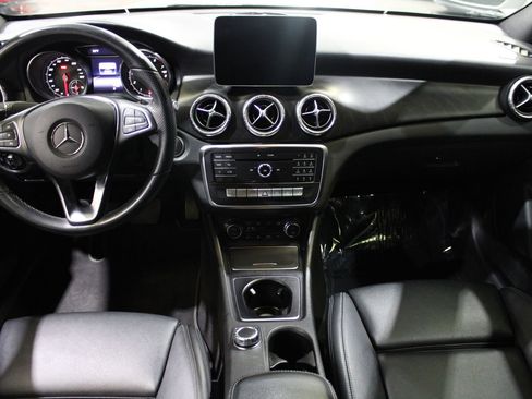 Used 2019 Mercedes-Benz CLA 250 image 34