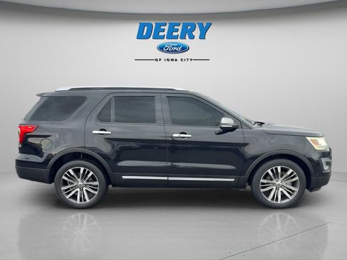 Used 2017 Ford Explorer Platinum image 6