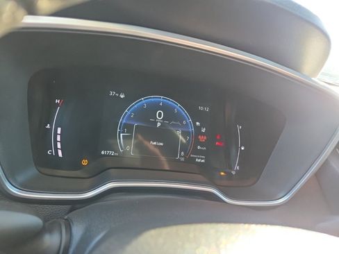 Used 2023 Toyota Corolla Cross XLE image 24