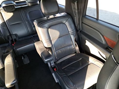 Used 2023 Lincoln Navigator L Reserve image 17