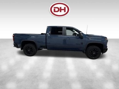 Used 2025 Chevrolet Silverado 2500 LT w/ Trail Boss Package AWD/4WD image 2