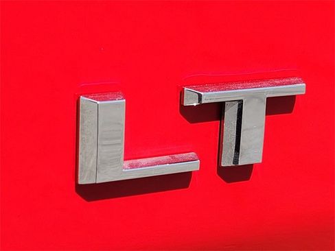 Used 2025 Chevrolet Silverado 1500 LT image 12