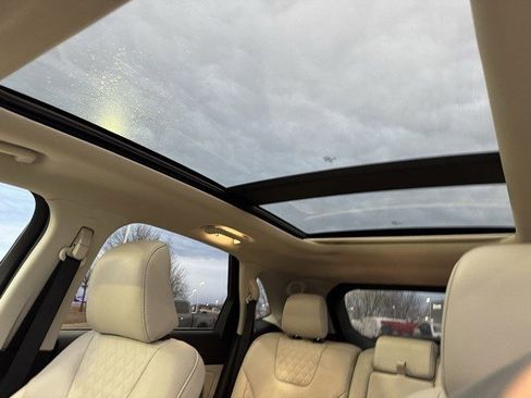 Used 2024 Ford Edge Titanium w/ Equipment Group 301A image 19