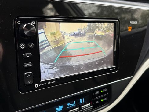 Used 2018 Toyota Corolla iM image 39