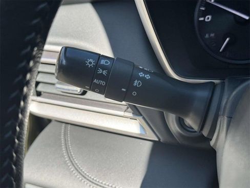 Used 2023 Subaru Outback Limited image 22