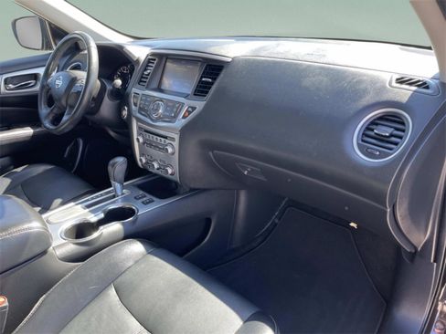 Used 2019 Nissan Pathfinder SL image 20