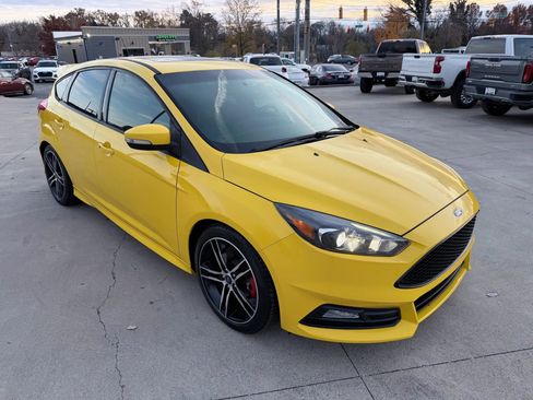 Used 2017 Ford Focus ST w/ Equipment Group 402A image 62