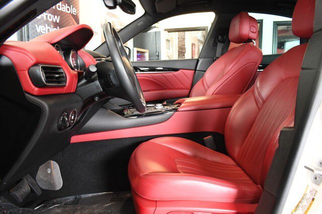 Used 2023 Maserati Levante GT AWD/4WD image 30