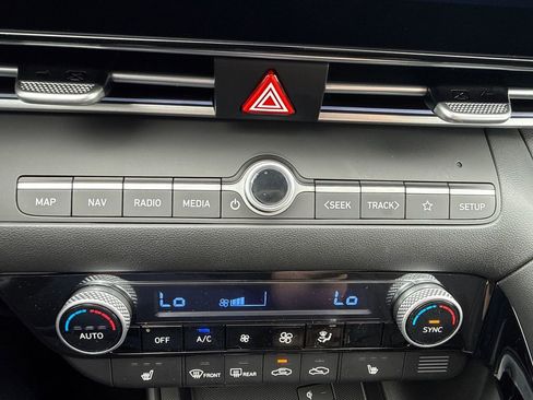 New 2026 Hyundai Elantra Limited FWD image 21