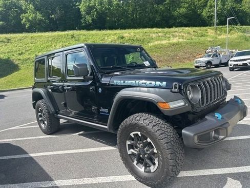 Used 2025 Jeep Wrangler Unlimited Rubicon 4xe w/ Convenience Group AWD/4WD image 9