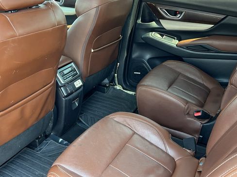 Used 2019 Subaru Ascent Touring w/ Popular Package #3 AWD/4WD image 24