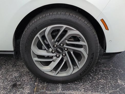 Used 2025 Lincoln Navigator Reserve AWD/4WD image 10