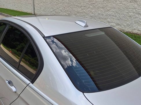 Used 2006 BMW 325i Sedan RWD image 20