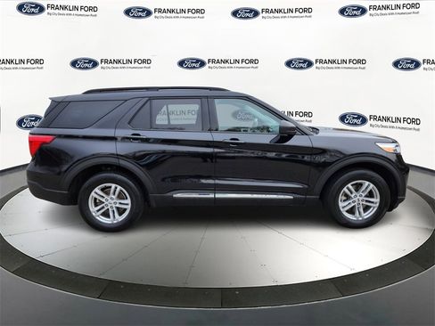 Certified 2022 Ford Explorer XLT w/ Equipment Group 202A image 6