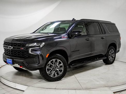 Used 2024 Chevrolet Suburban Z71 w/ Luxury Package AWD/4WD image 1