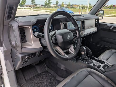 Used 2025 Ford Bronco Outer Banks w/ Sasquatch Package AWD/4WD image 11