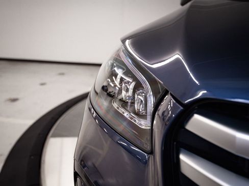 Used 2024 Mercedes-Benz GLS 580 4MATIC image 13