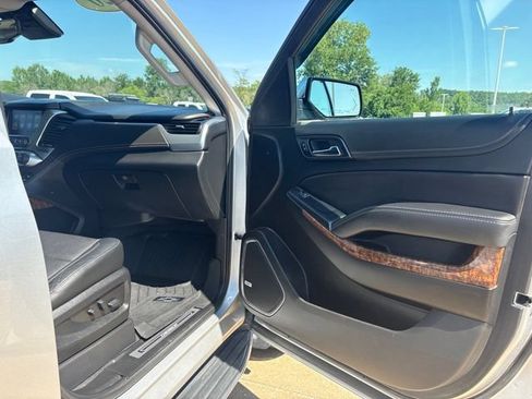 Used 2020 Chevrolet Tahoe Premier w/ Premier 6.2L Value Package AWD/4WD image 46