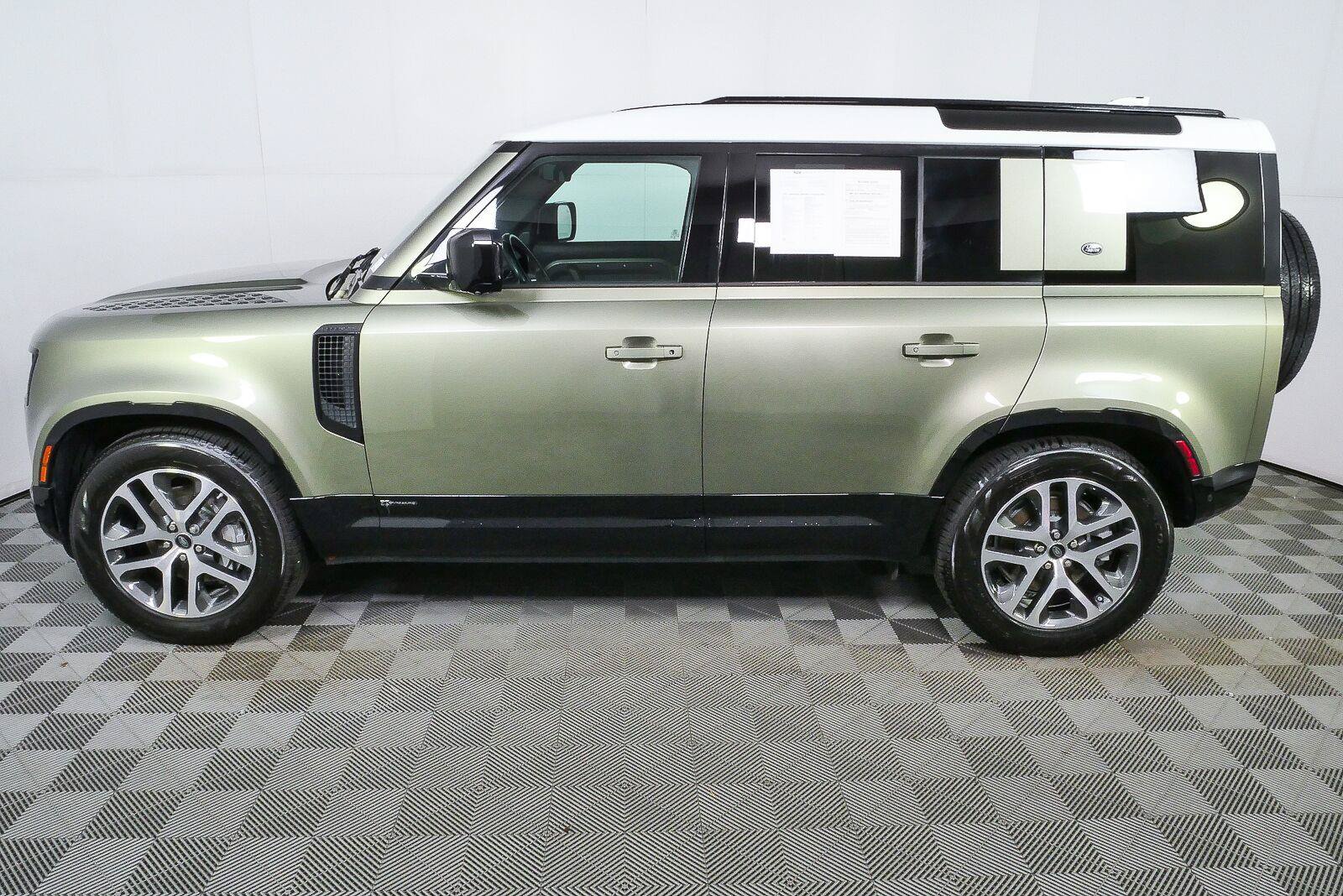 Used 2021 Land Rover Defender 110 X-Dynamic HSE AWD/4WD image 25