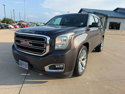 Used 2015 GMC Yukon SLT RWD image 2