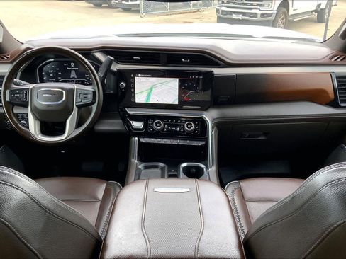 Used 2024 GMC Sierra 2500 Denali AWD/4WD image 28