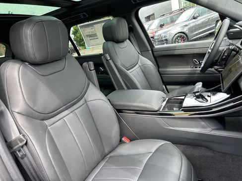 New 2025 Land Rover Range Rover Sport Dynamic SE image 21