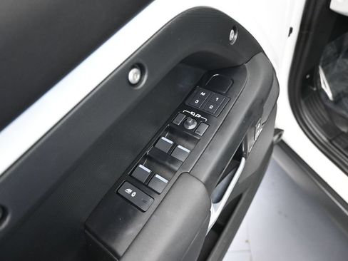 Used 2025 Land Rover Defender 110 S AWD/4WD image 15