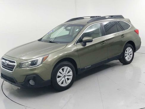 Used 2019 Subaru Outback 2.5i Premium AWD/4WD image 4