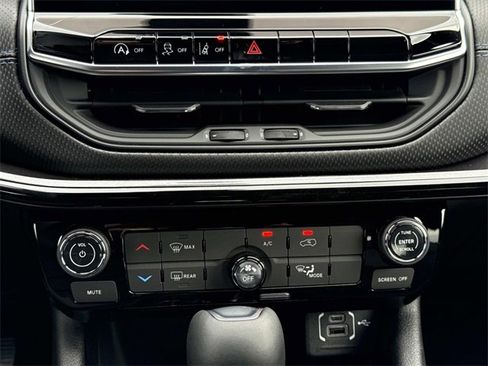 New 2026 Jeep Compass Latitude image 5