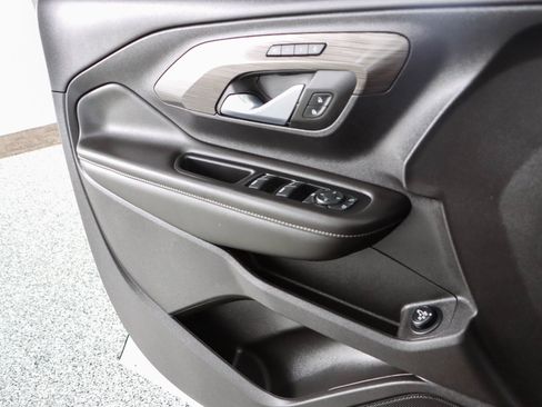 Used 2024 GMC Terrain SLT AWD/4WD image 21