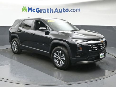 Used 2025 Chevrolet Equinox LT AWD/4WD image 2