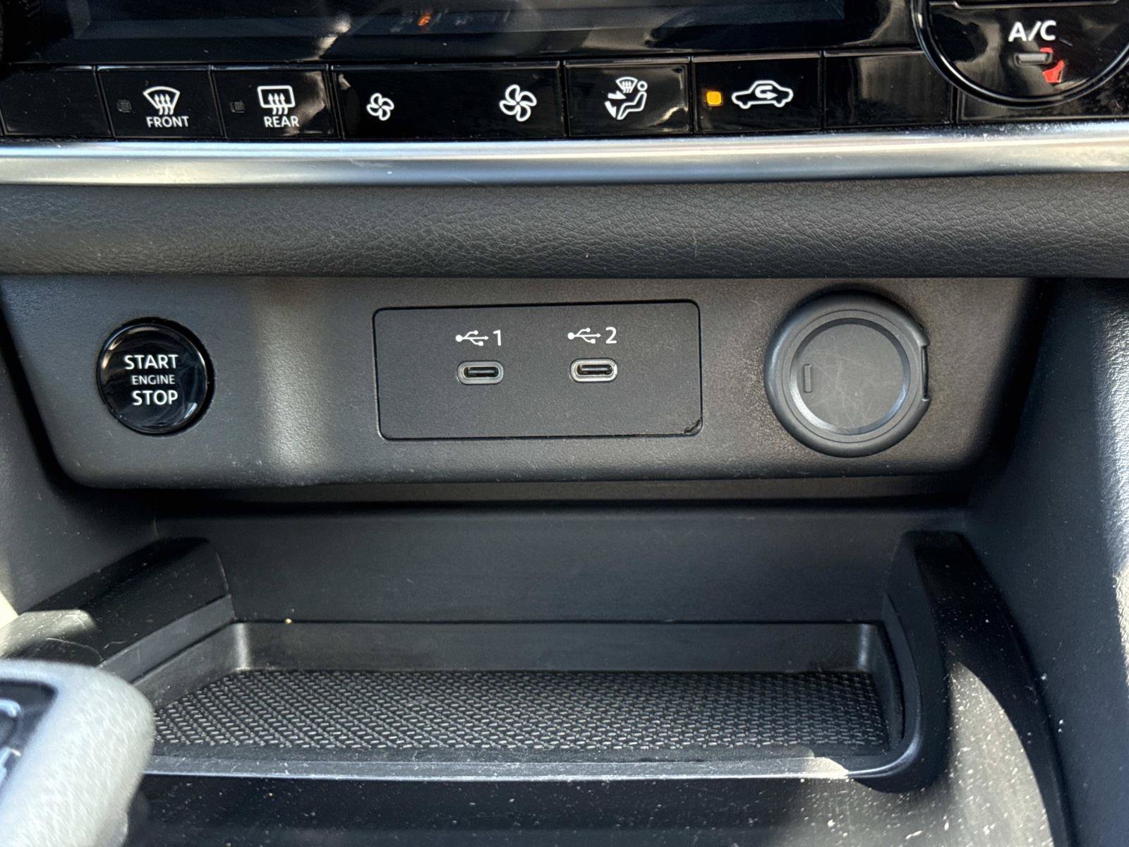 Used 2025 Nissan Rogue SV AWD/4WD image 12