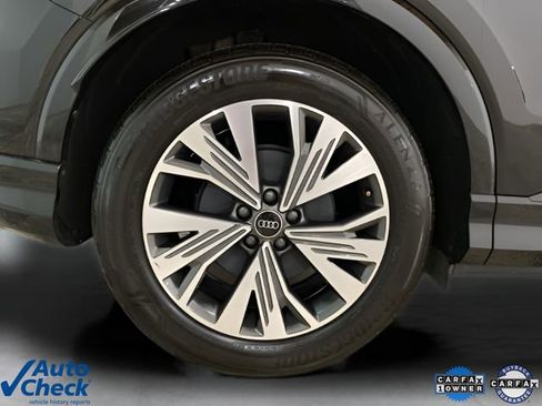 Used 2024 Audi Q4 e-tron Premium image 21