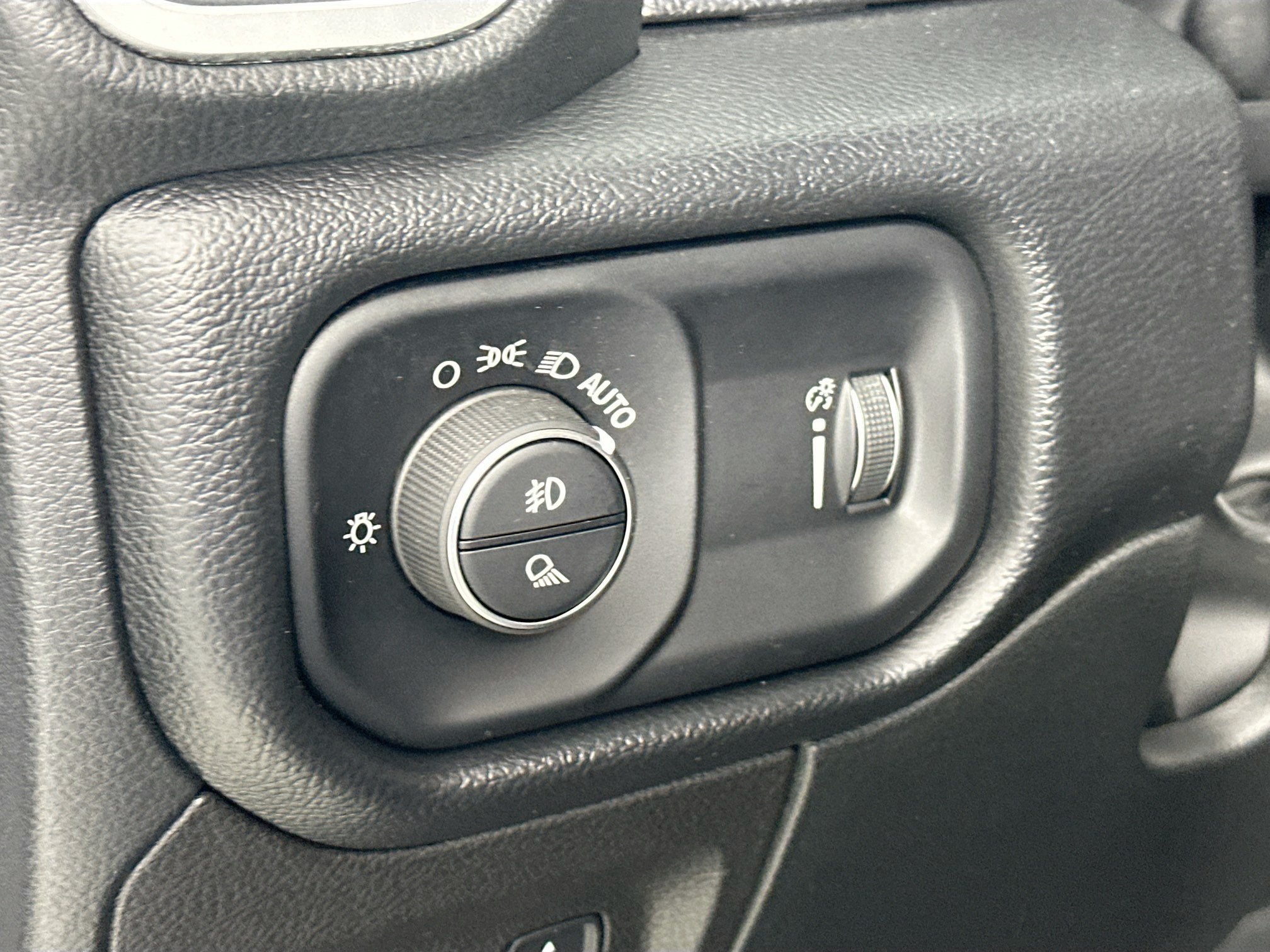 Used 2022 RAM 1500 Big Horn AWD/4WD image 10