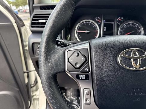 Used 2022 Toyota 4Runner Limited AWD/4WD image 31