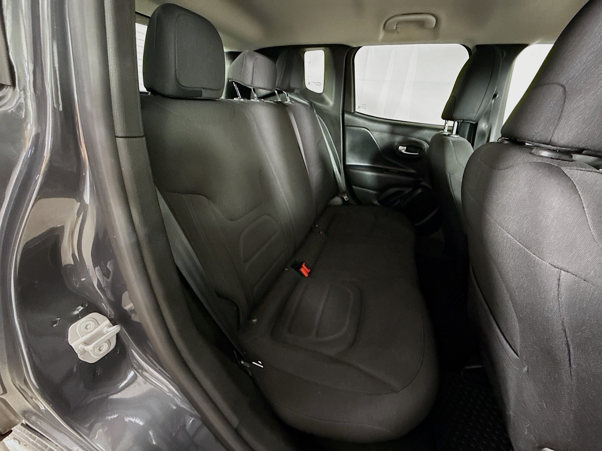 Used 2022 Jeep Renegade Latitude AWD/4WD image 33