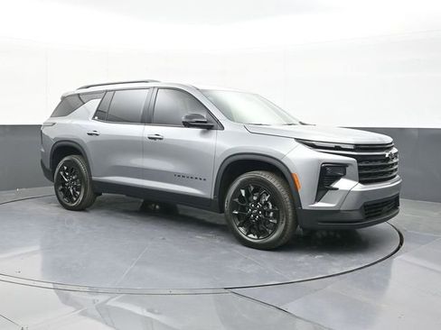 New 2026 Chevrolet Traverse LT w/ Midnight/Sport Edition FWD image 19
