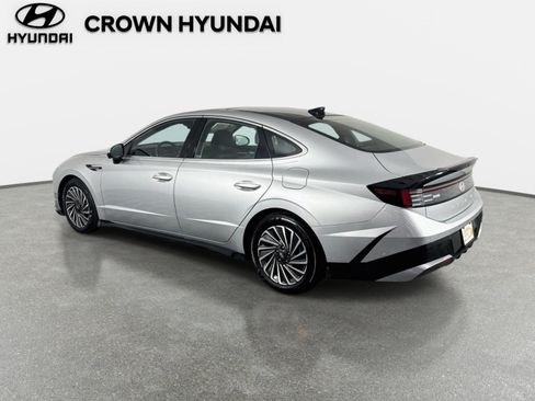 Certified 2025 Hyundai Sonata Limited FWD image 7