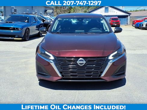 Used 2024 Nissan Altima 2.5 SV FWD image 2
