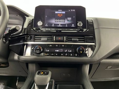 Used 2025 Nissan Pathfinder SV FWD image 26