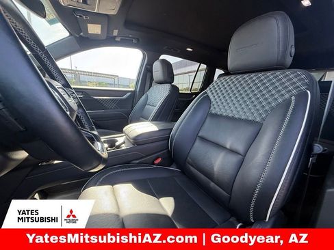 Used 2025 GMC Acadia Denali w/ LPO, Floor Liner Package image 10