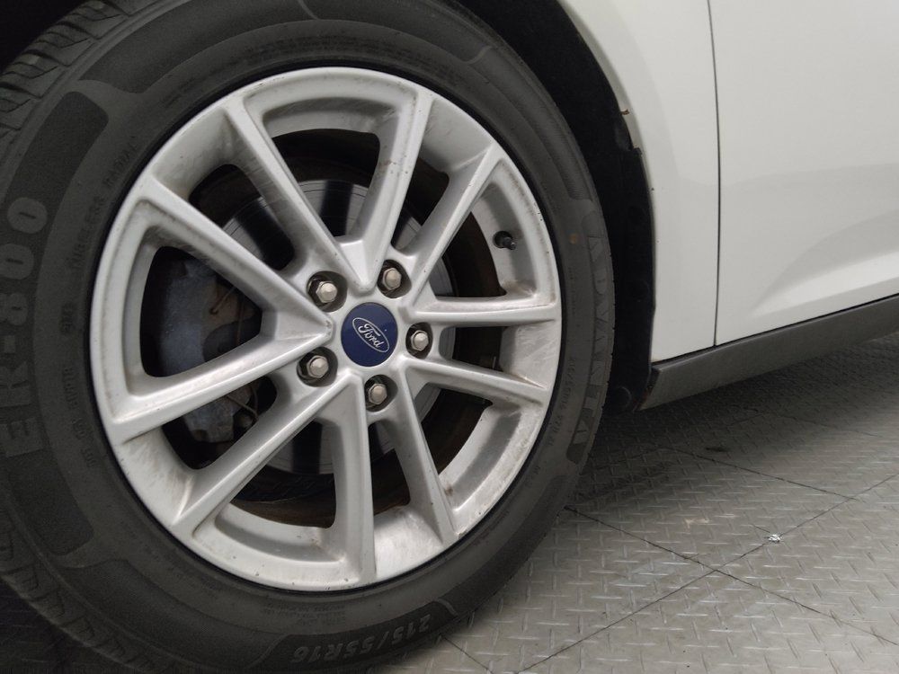 Used 2016 Ford Focus SE FWD image 31