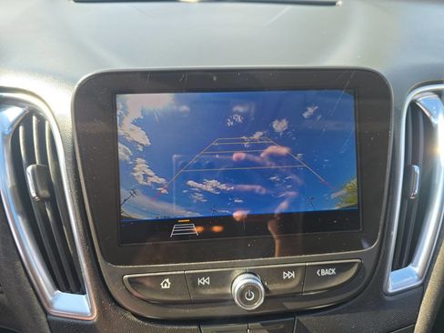 Used 2020 Chevrolet Malibu LT image 27