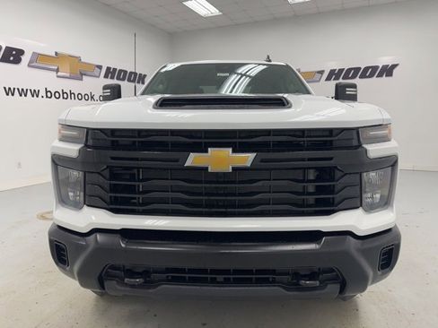 Used 2026 Chevrolet Silverado 2500 W/T w/ WT Convenience Package image 2