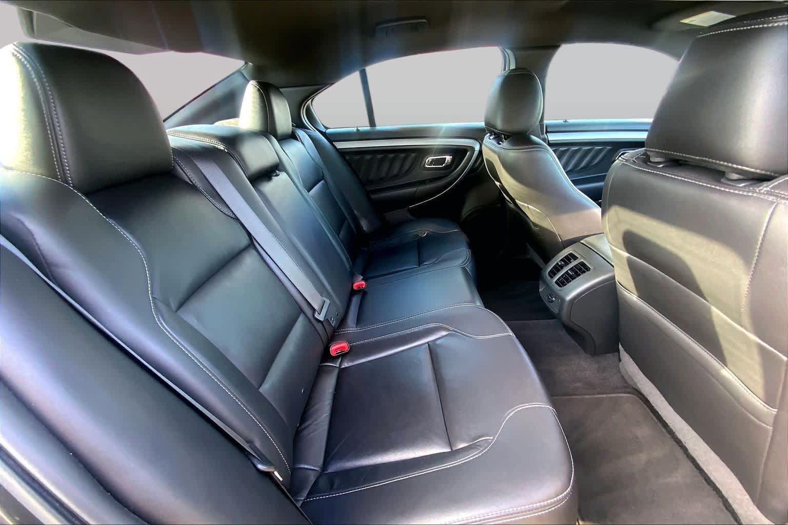 Used 2017 Ford Taurus SEL FWD image 19