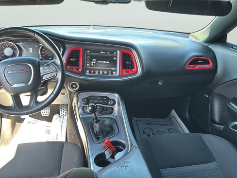 Used 2017 Dodge Challenger R/T Scat Pack w/ Driver Convenience Group RWD image 31
