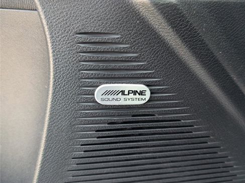 Used 2019 Dodge Challenger SXT w/ Blacktop Package image 17